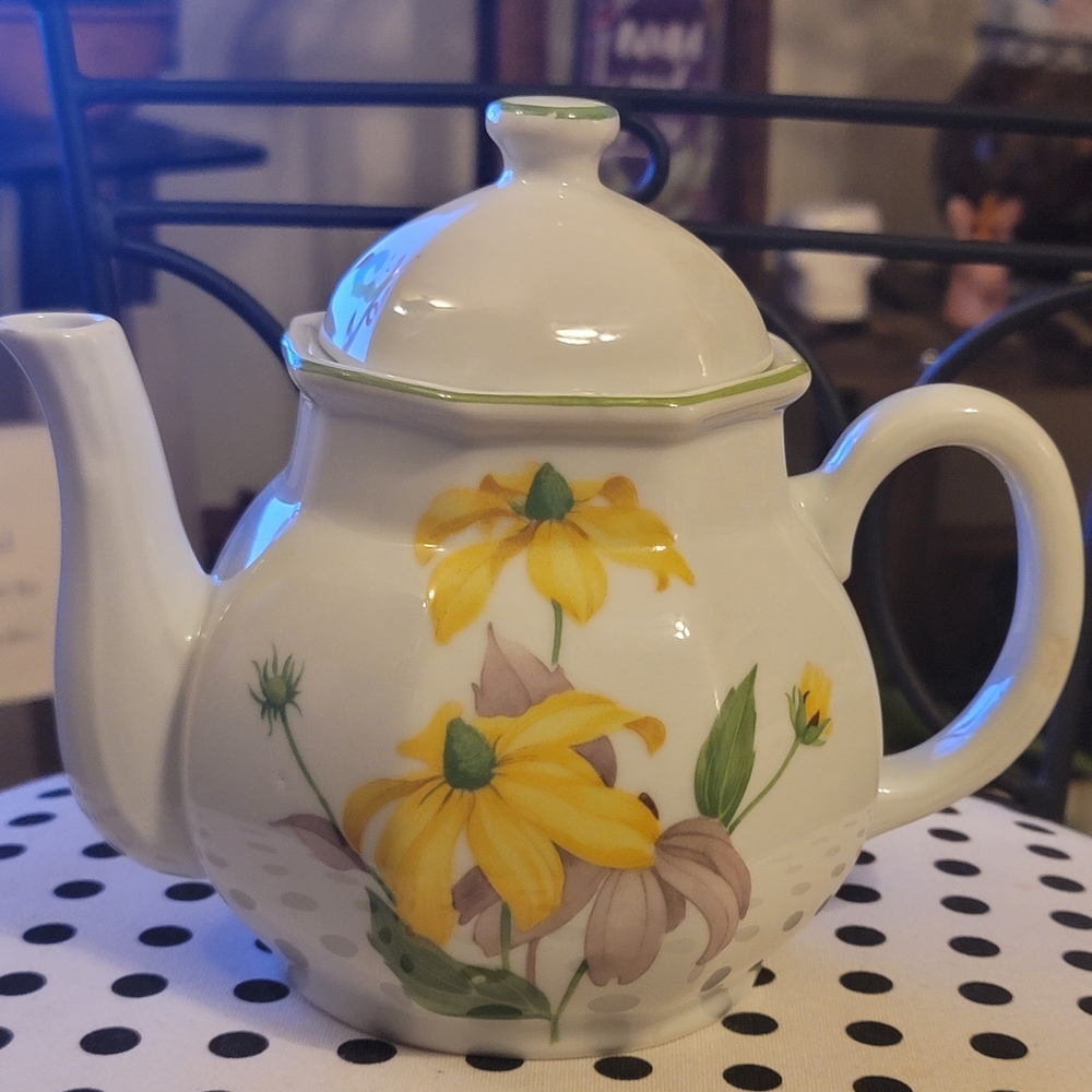 Toscany Collection Taiwan Tea Pot w/ Lid